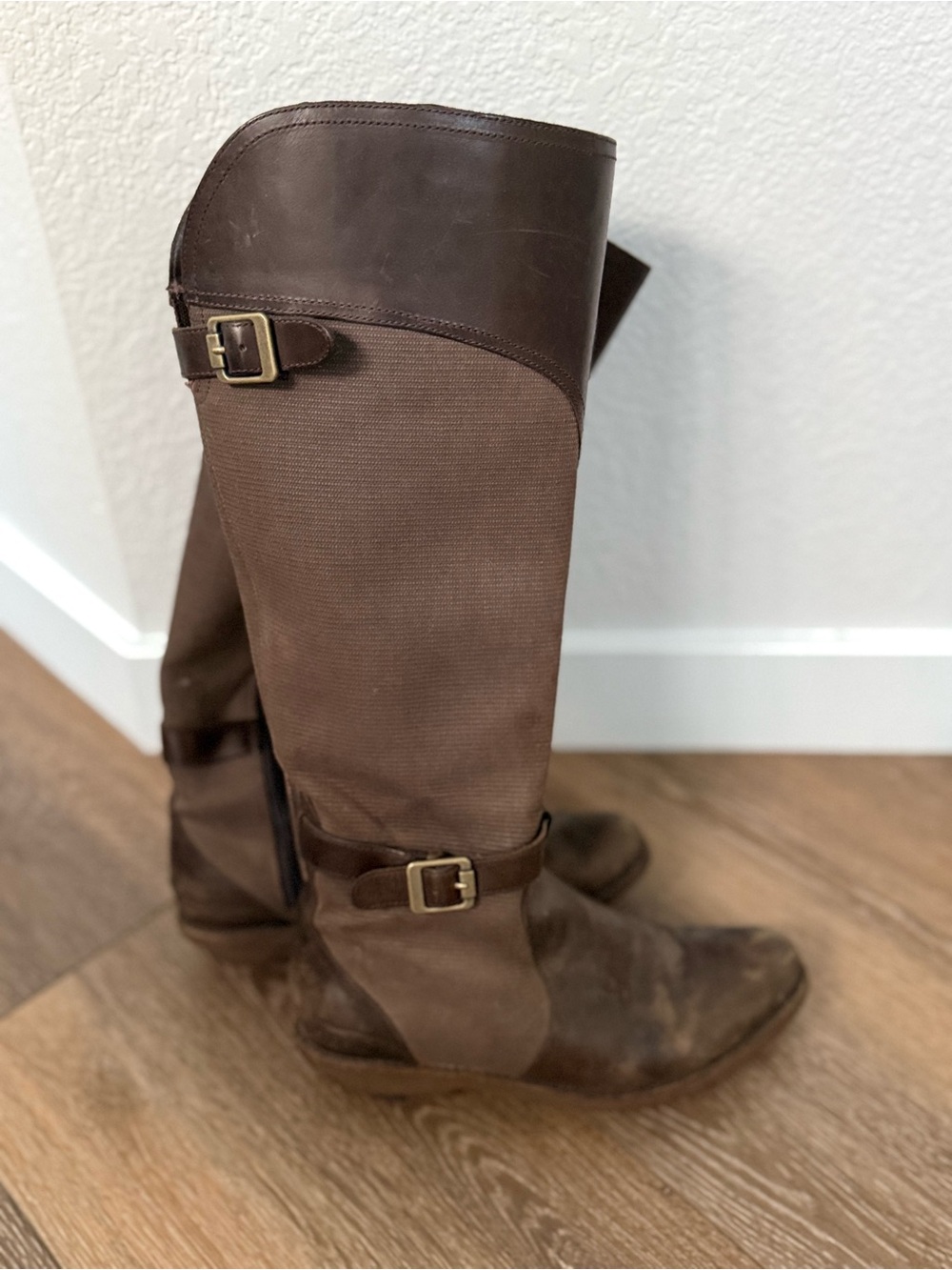 Merrell brand Women's Brown Boots!